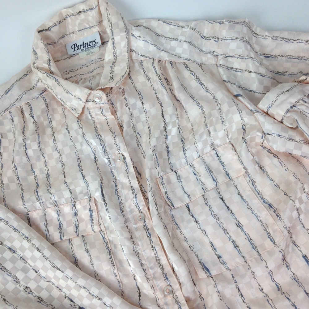 Vintage Partners  USA pink polyester top Sz 16